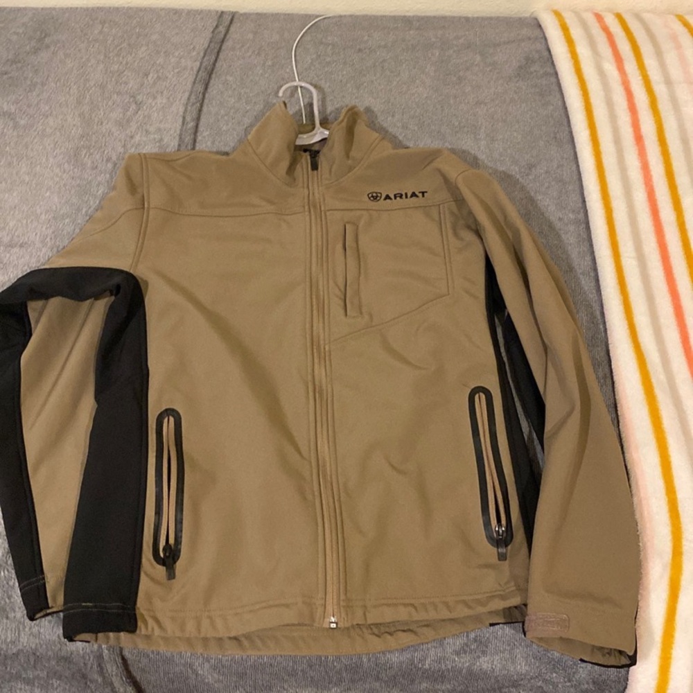 Ariat softshell jacket medium